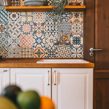 Kali Lugas Vendeghaz *